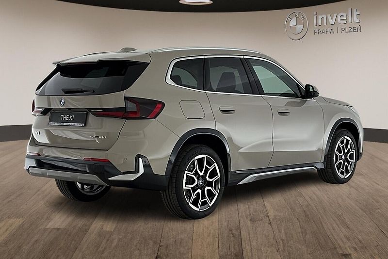 BMW X1 sDrive18d - fotka 3 z 22