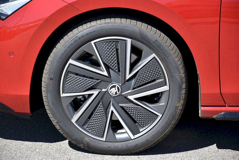 Škoda Superb (2025) Sportline 2.0 TSI 150 kW DSG - fotka 28 z 29