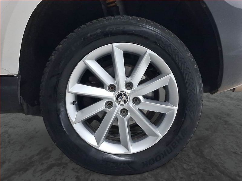 Škoda Yeti (2012) 2.0 TDI, 4X4, Tempomat - fotka 14 z 20