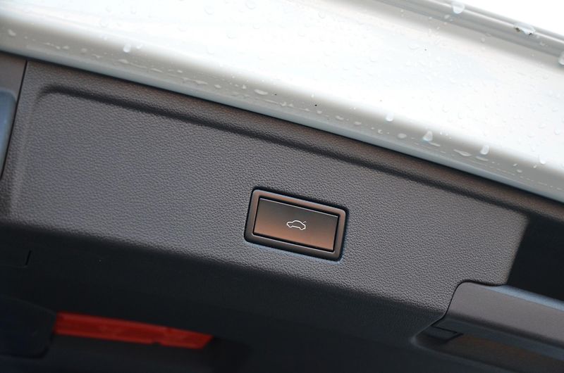 Volkswagen Touareg (2020) 3.0 TDi 200kW 4x4 / ČR / TAŽNÉ - fotka 16 z 44