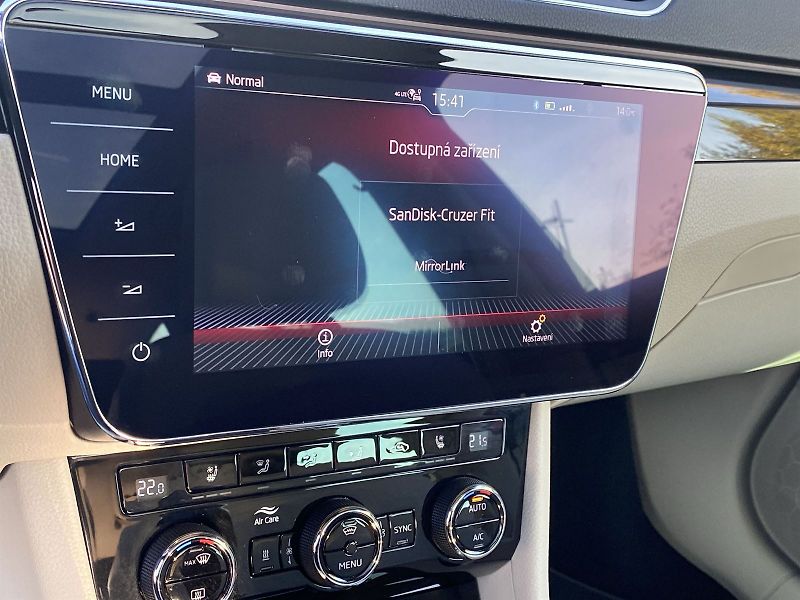 Škoda Superb (2018) Combi III 2.0 TDI 4x4 L&K - fotka 23 z 49
