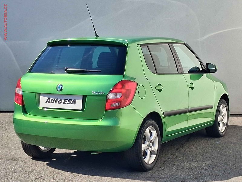 Škoda Fabia (2011) 1.2i, Family, +kola - fotka 4 z 16