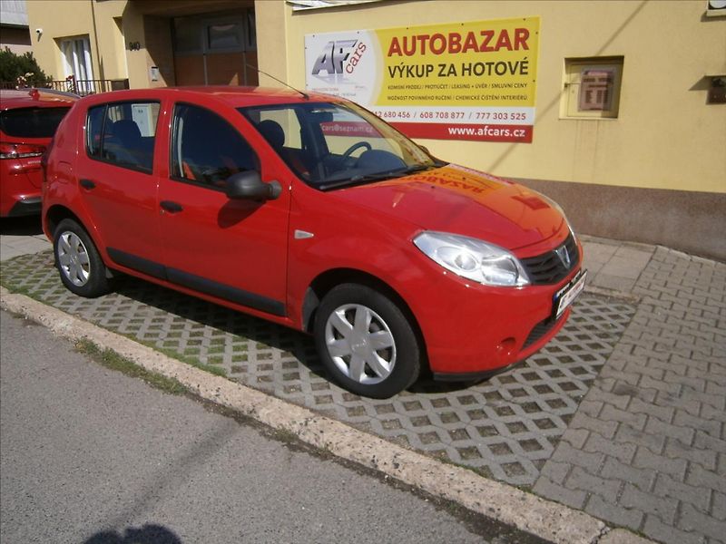 Dacia Sandero 1,2 i 55 KW - fotka 1 z 14
