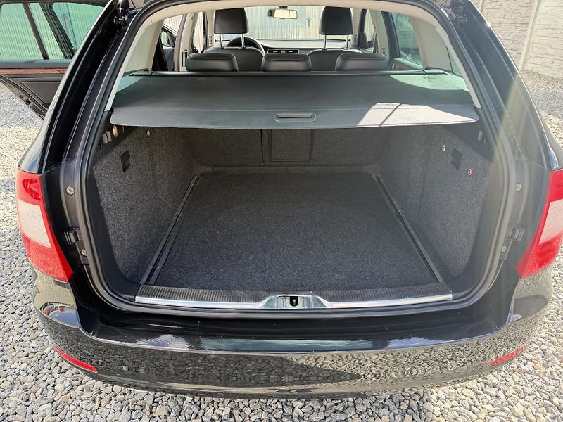 Škoda Superb 2.0TDi 170PS 6R 4x4 0% KOROZE! - fotka 111 z 157
