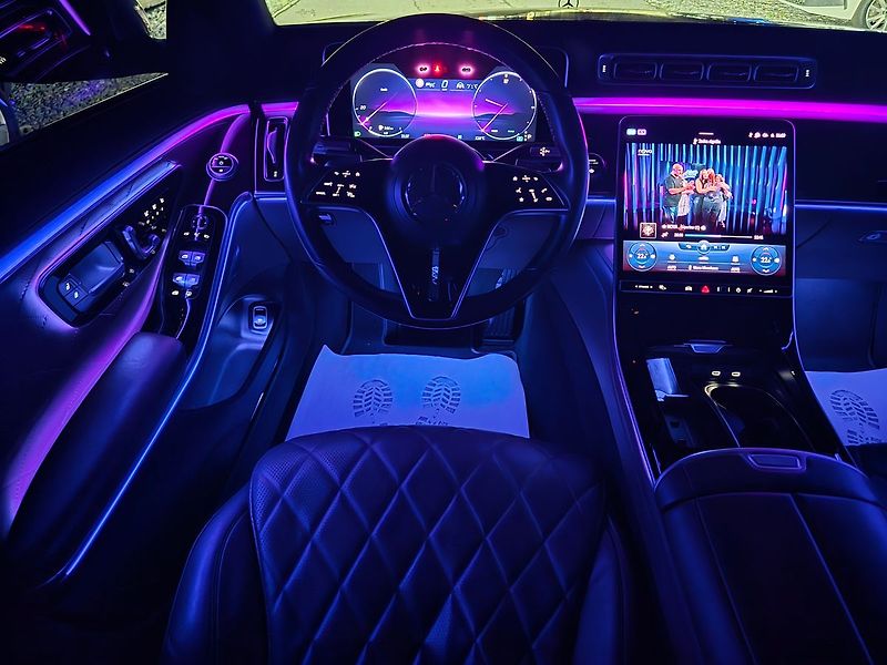 Mercedes-Benz Třídy S S500 4Matic L - fotka 12 z 37