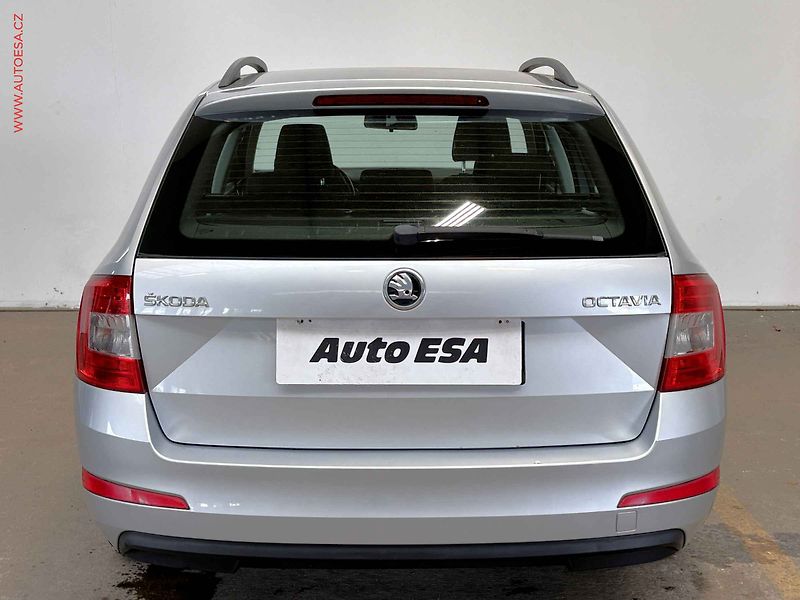 Škoda Octavia (2015) 1.6 TDi, ČR, AC, temp. - fotka 5 z 12