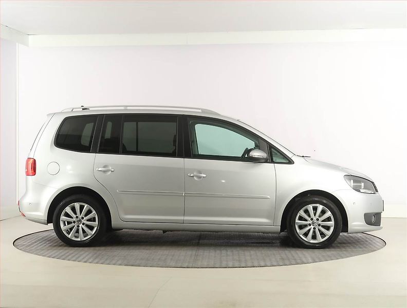 Volkswagen Touran (2013) 1.6 TDI, 7 míst, Serv.kniha - fotka 6 z 21