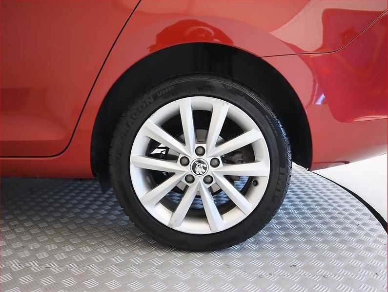 Škoda Rapid (2019) 1.0 TSI, Navi, Tempomat - fotka 15 z 19