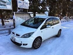 Tohle je auto, co jezdí do střediska vždy jako první. Auto vlekařů také dost často zasahuje ve chvíli, kdy někdo zablokuje jednou příjezdovou cestu, což se stává poměrně často.