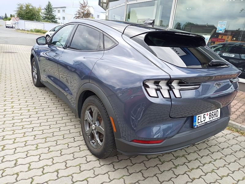 Ford Mustang Mach-E (2021) Extended Range - 99Kwh baterie - fotka 2 z 22