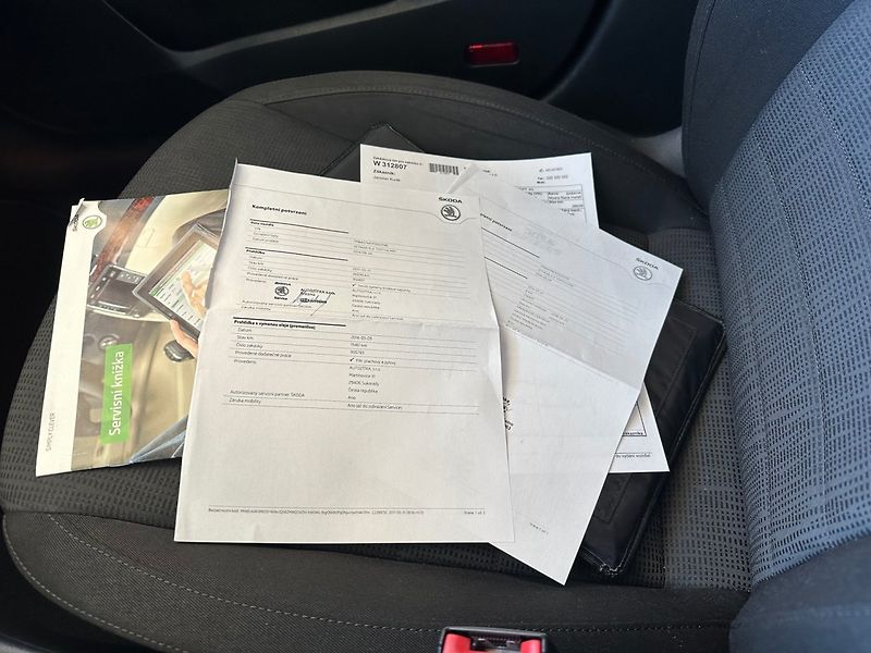 Škoda Octavia (2014) 1.6TDi VYHŘ. SKLA,100%KM - fotka 15 z 17