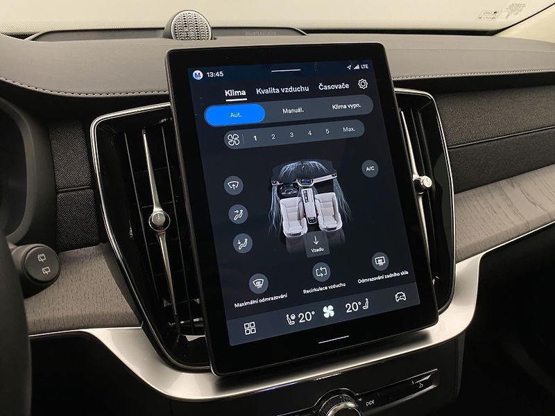 Volvo XC90 T8 AWD RECHARGE ULT REZERVACE - fotka 45 z 68
