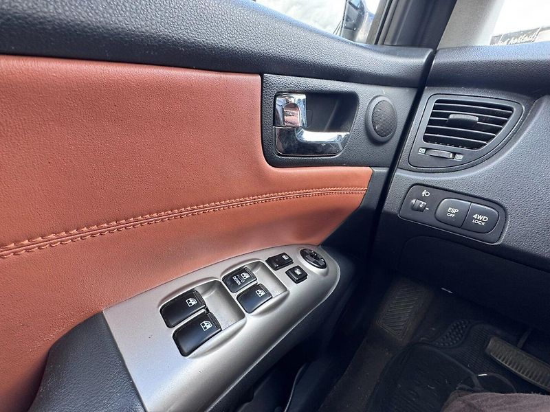 Kia Sportage (2004) 2,7i V6 129 KW AUTOMAT 4X4 - fotka 24 z 45