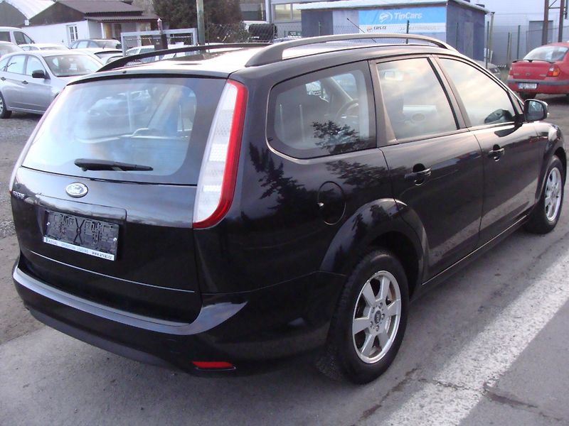 Ford Focus 1.6i - fotka 6 z 25