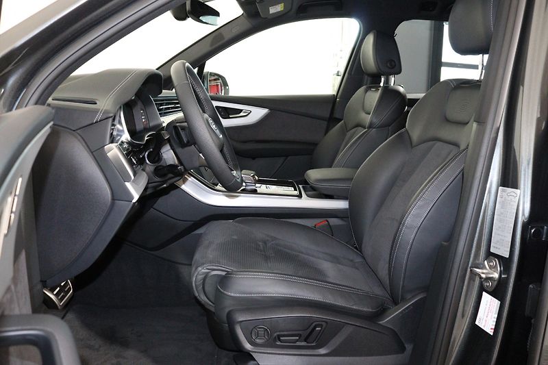 Audi Q7 Sline 50 TDI quattro tiptronic - fotka 11 z 26