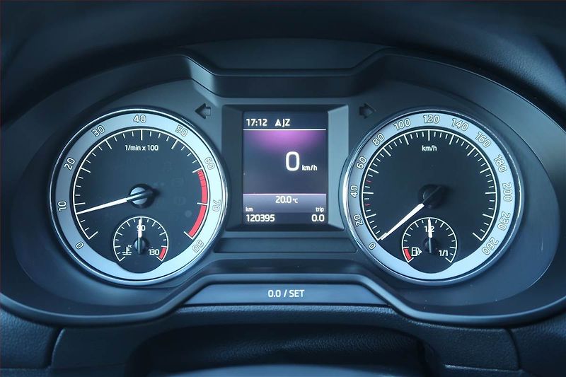 Škoda Octavia (2017) 1.5 TSI, Serv.kniha, Navi - fotka 11 z 22