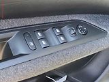 Peugeot 3008 (2018) 1.2PT, 1.maj,ČR, Active - náhled 11