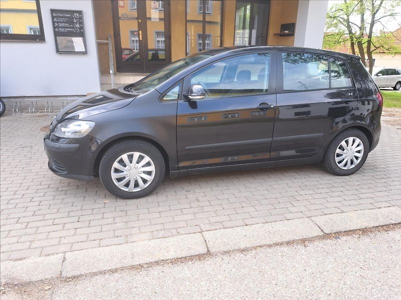 Volkswagen Golf Plus 1,6 FSI - fotka 4 z 36