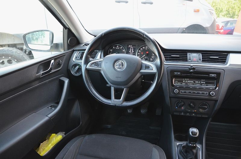Škoda Rapid (2014) 1.2 TSi 63kW AMBITION / ČR - fotka 15 z 28