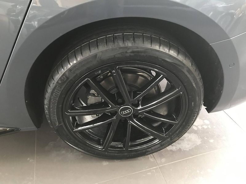 Audi A5 7STR 2,0TFSI - fotka 16 z 20