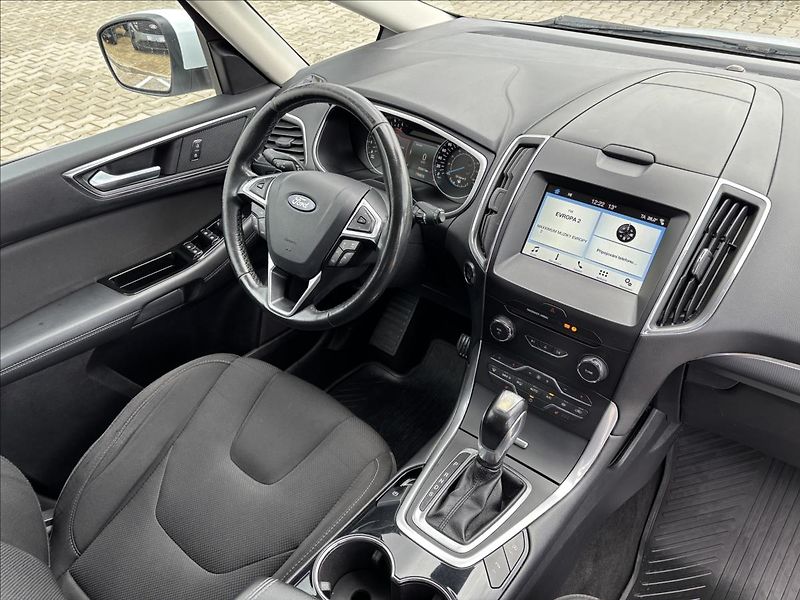 Ford S-MAX 2,0 TDCi 110 kW Titanium - fotka 20 z 45