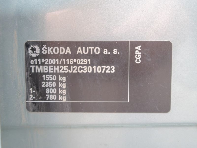 Škoda Fabia (2011) 1.2HTP 51KW – KLIMA - fotka 29 z 30