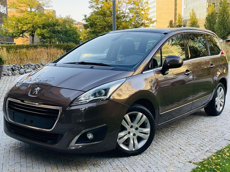 Peugeot 5008 2.0HDi MAN 1MAJITEL SENZORY  - fotka 2 z 43