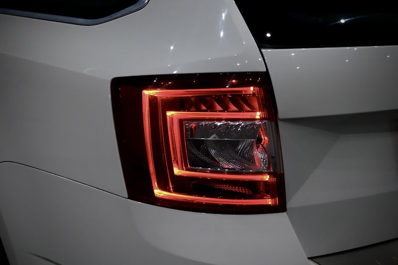 Škoda Octavia 3 Combi 1.4 TSI 110 kW DSG - fotka 9 z 42
