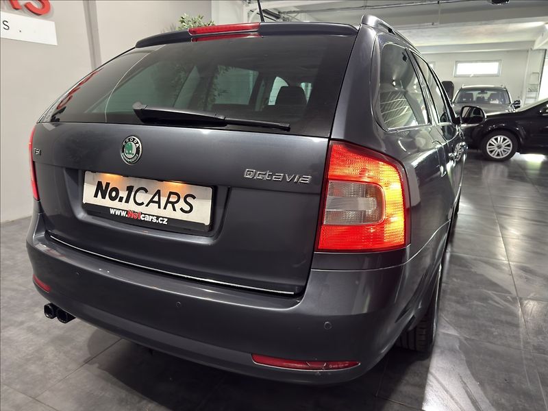 Škoda Octavia 1,4   TSI FAMILY XENON ŠÍBR TZ - fotka 30 z 45
