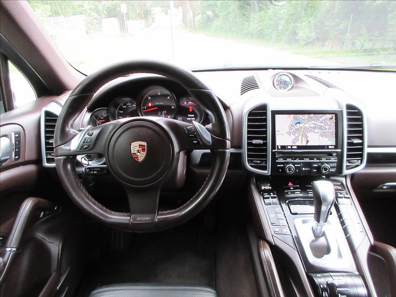 Porsche Cayenne 3,0 D, Navi, Kůže, 20ALU - fotka 17 z 33