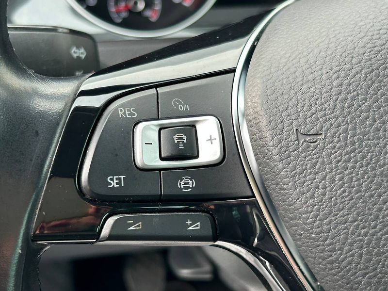 Volkswagen Golf (2020) 1.6 TDI 85 kW MANUÁL - fotka 12 z 35
