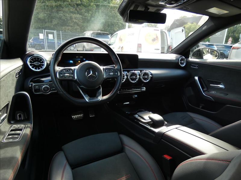 Mercedes-Benz CLA 2,0 200d 4M,1Maj, ČR, dph - fotka 10 z 35