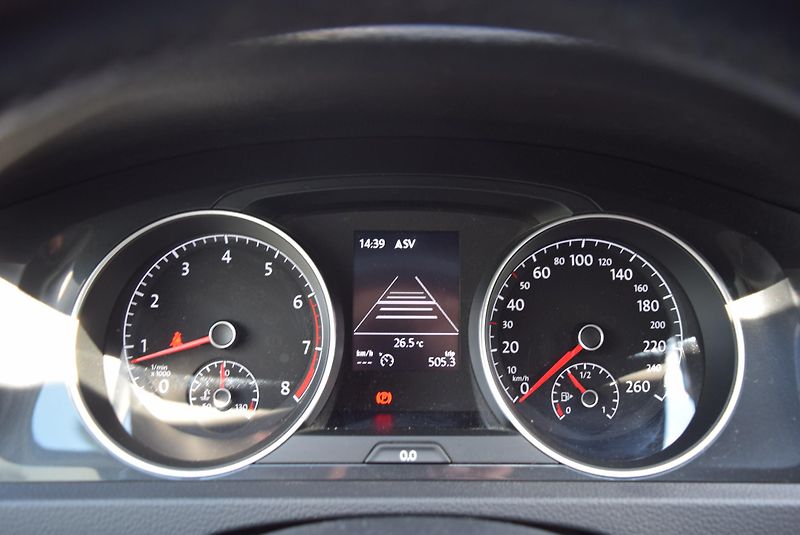 Volkswagen Golf Variant (2018) 1.4TSI 92kw CLBMT TAŽ NAVI APP - fotka 31 z 44