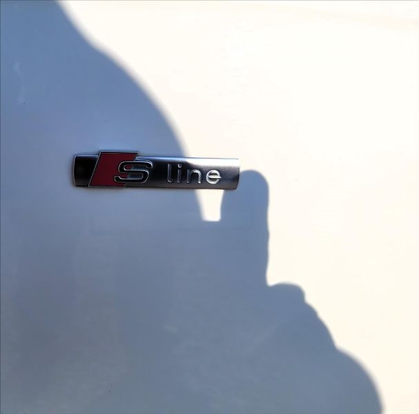 Audi A4 2,0 TDI,S-line,navi,výhřev,xen - fotka 40 z 41