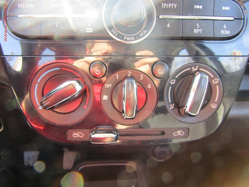 Mitsubishi Space Star (2019) 1.0i, AC - fotka 15 z 16