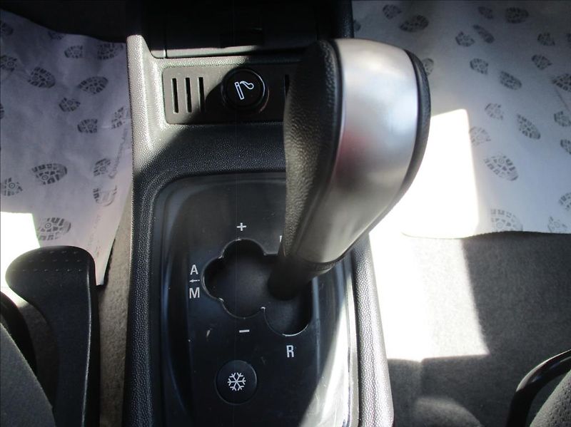 Opel Corsa 1,2 i, automat, klima, servis, - fotka 17 z 27