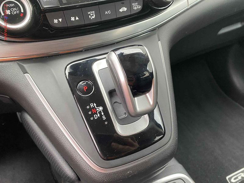 Honda CR-V (2016) 1.6 i-DTEC 4WD, Executive - fotka 17 z 19