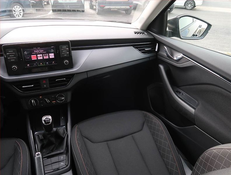 Škoda Kamiq (2022) Ambition Plus 1.0 TSI - fotka 8 z 20