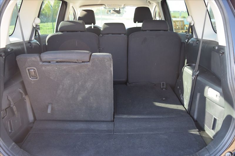 Mazda 5 2,0 DiSi 110KW  ALU VÝHŘEV SED - fotka 15 z 46