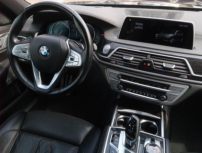 BMW Řada 7 (2019) M Paket 730 d xDrive, ČR - fotka 7 z 29