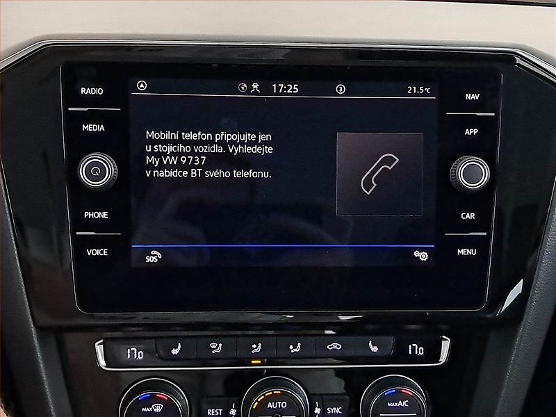 Volkswagen Passat (2019) 1.5 TSI, Automat, Kůže, Navi - fotka 13 z 19