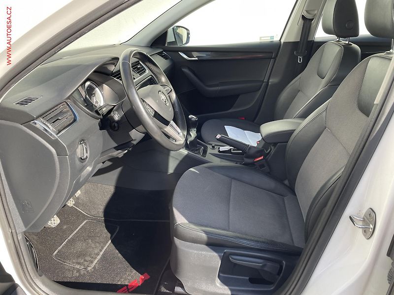 Škoda Octavia (2020) 1.6 TDi, 2.maj,ČR, Style - fotka 9 z 20