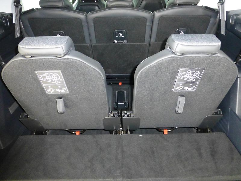 Peugeot 5008 (2020) 1,5HDI-96KW*NAVI**KAMERA*7MÍST - fotka 31 z 33