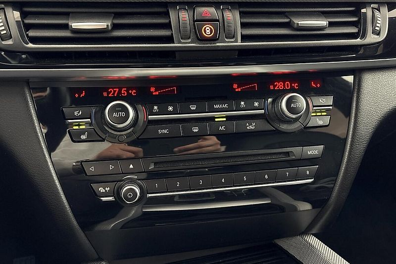 BMW X5 xDrive30d - fotka 21 z 26