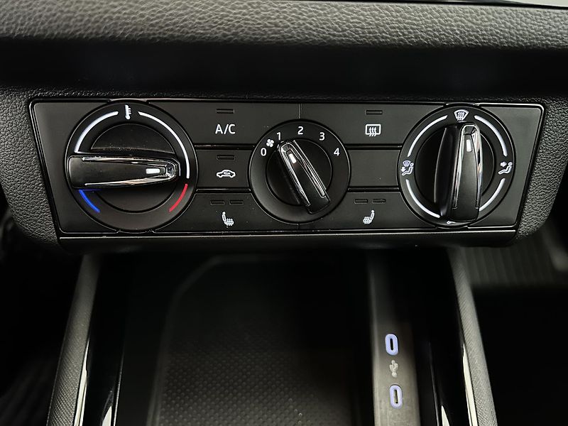Škoda Scala 1.0 TSI Ambition - fotka 14 z 22