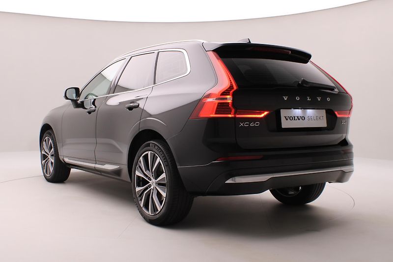 Volvo XC60 B5 AWD INSCRIPTION REZERVACE - fotka 7 z 43