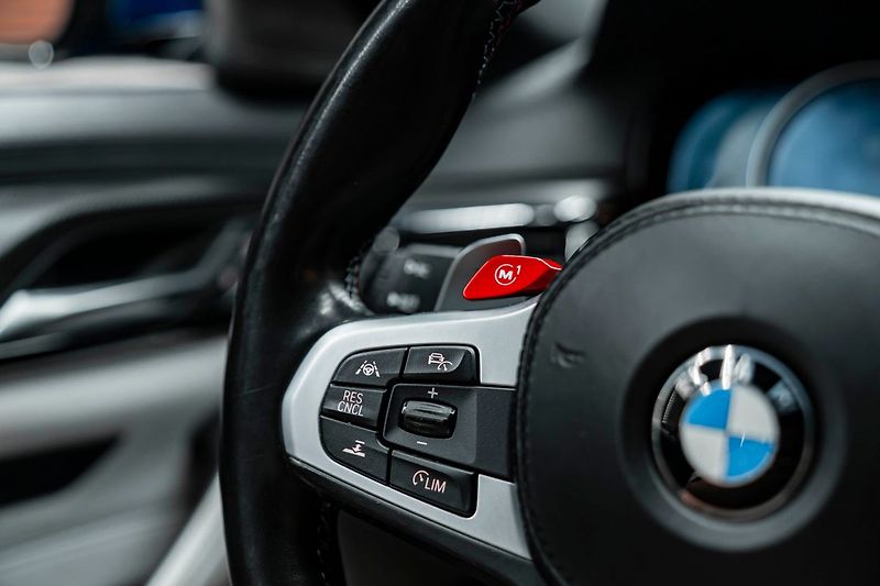 BMW M5 - fotka 15 z 27