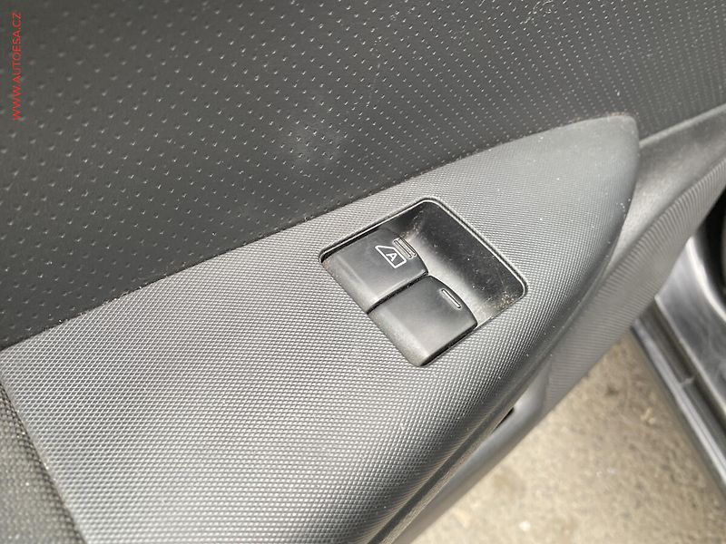 Nissan Note (2007) 1.4 i, AC - fotka 13 z 13