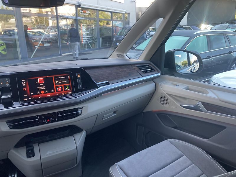 Volkswagen Multivan LONG 1,5TSI PHEV 4MOTION STYLE - fotka 18 z 24