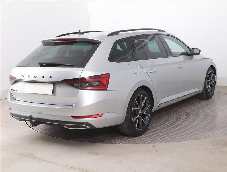 Škoda Superb (2023) Sportline 2.0 TDI - fotka 5 z 18